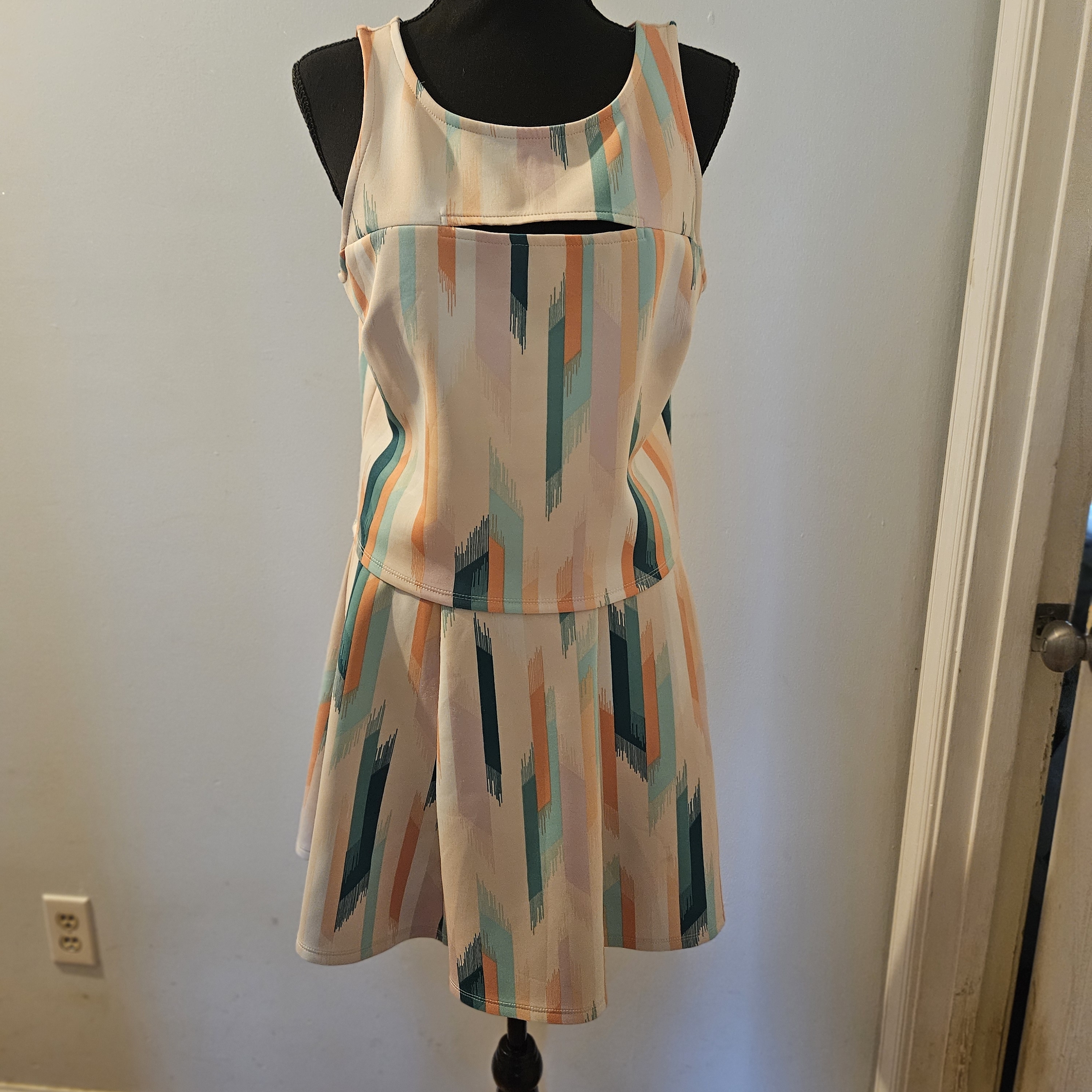 Decree Multicolor Sleeveless Patterned Two Piece Activewear